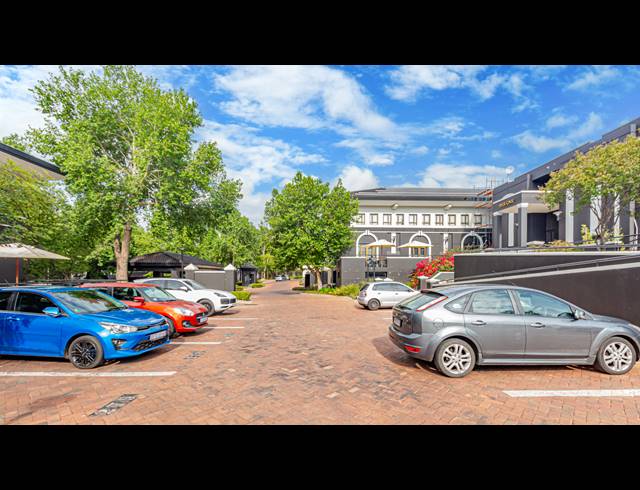 640M² OFFICE TO LET IN HYDE PARK